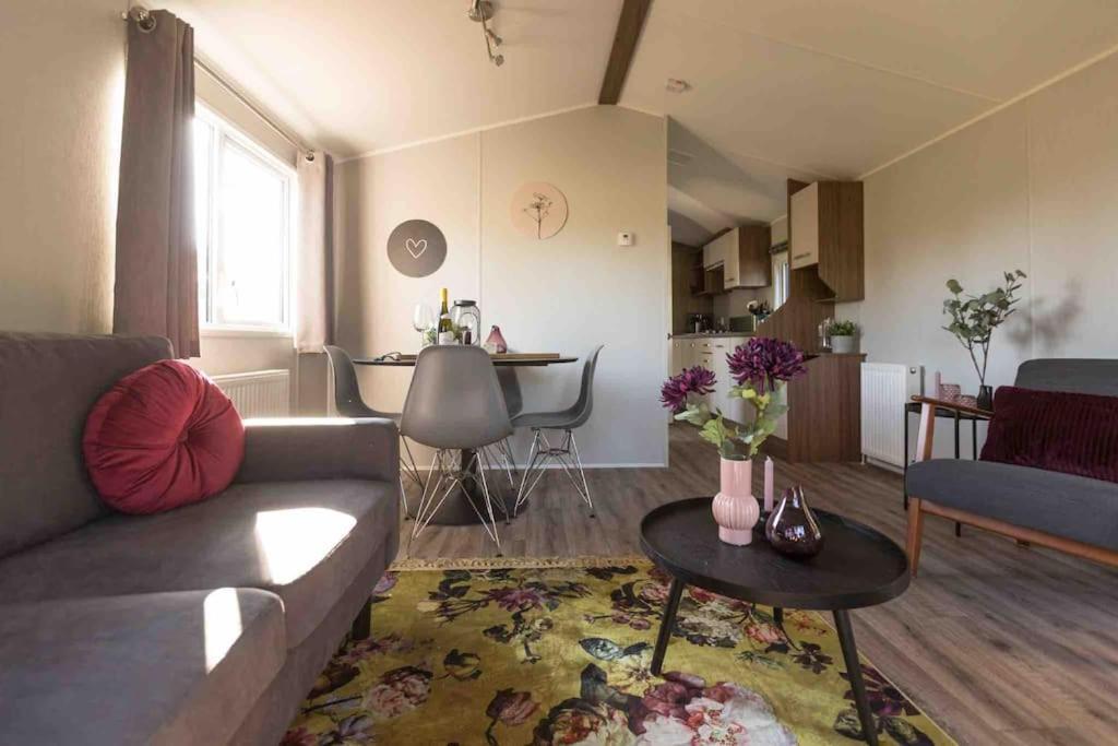 6-Persoons Chalet In Voorthuizen Op De Veluweヴィラ エクステリア 写真